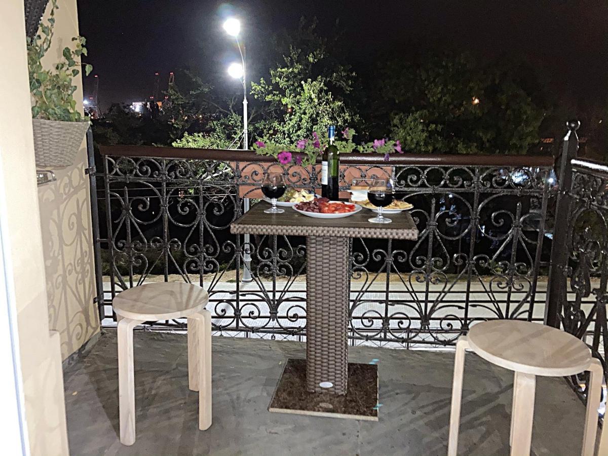 Apartemen studio 19 m² dengan 1 kamar mandi pribadi di Pusat Kota Odessa Bagian luar foto
